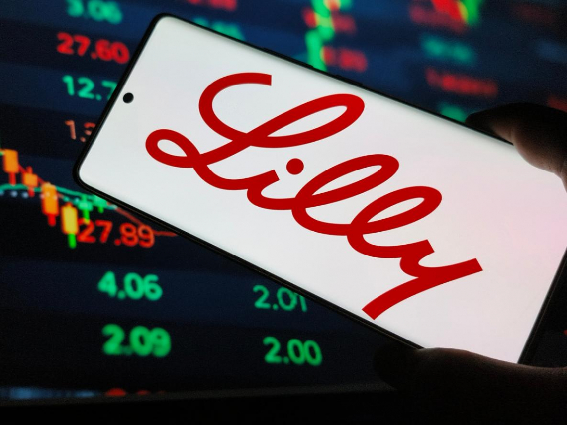 輝達、禮來強強聯手！5年砸10億美元建AI製藥實驗室，Vera Rubin晶片如何加速藥物研發？